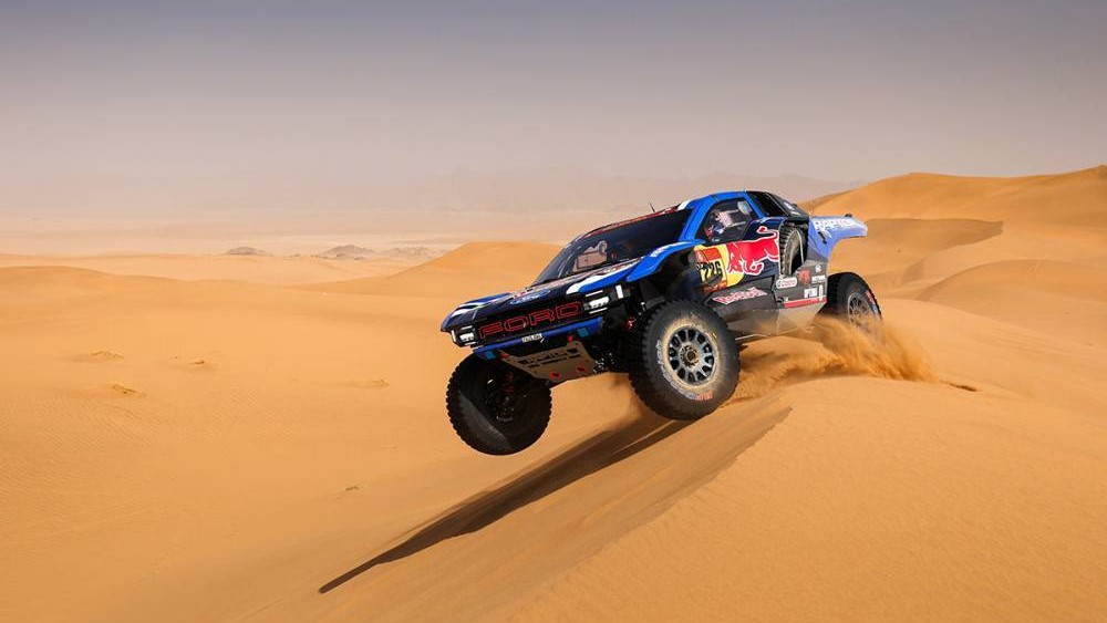 Pereli Mattias Ekstrom dari Ford Racing juara di Stage 7 Rally Dakar 2026